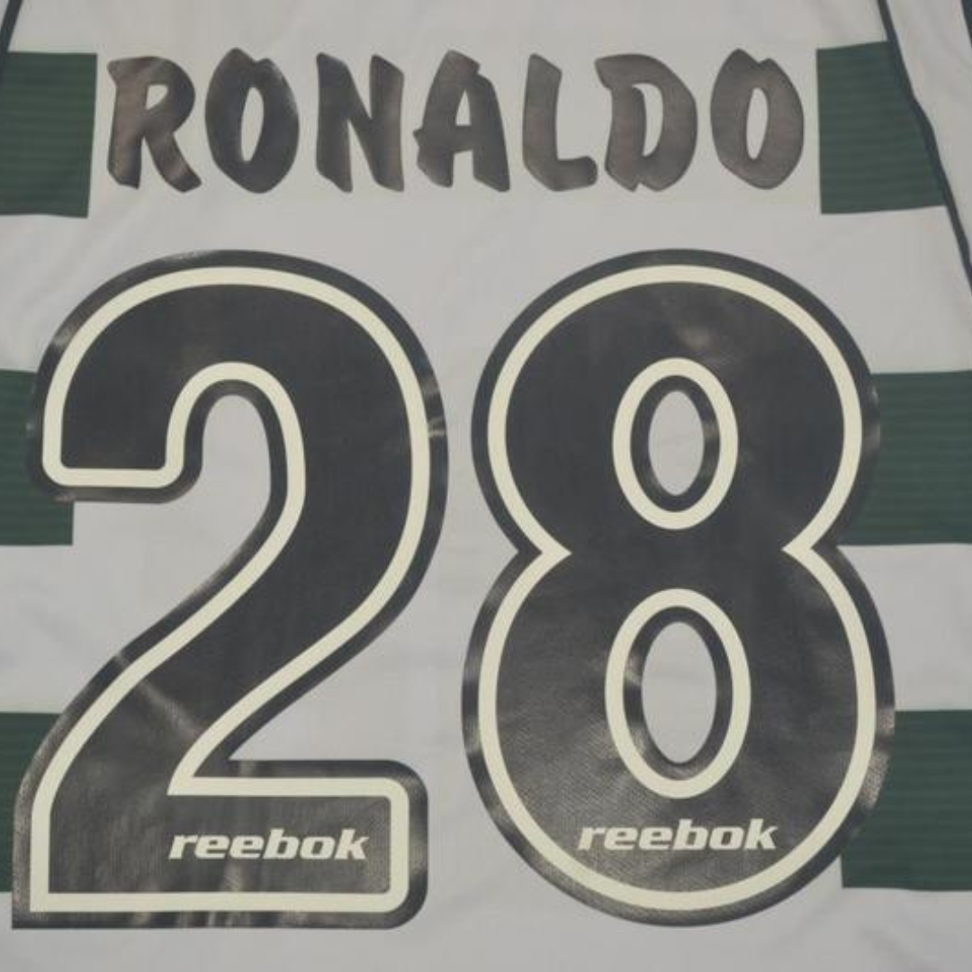 Camisa Retrô Sporting Lisboa Home 01/02 "Ronaldo" Nº 28