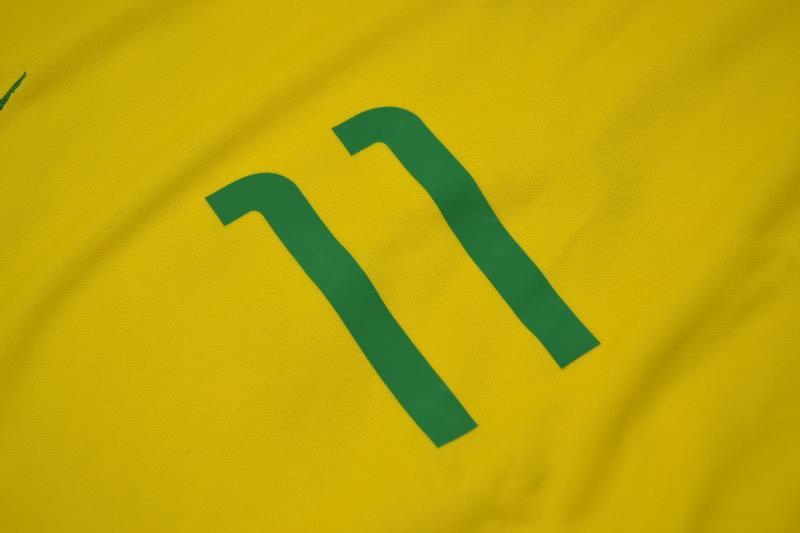 Camisa Retrô Brasil Home Copa do Mundo Versão 2002 "Ronaldinho" N°.11