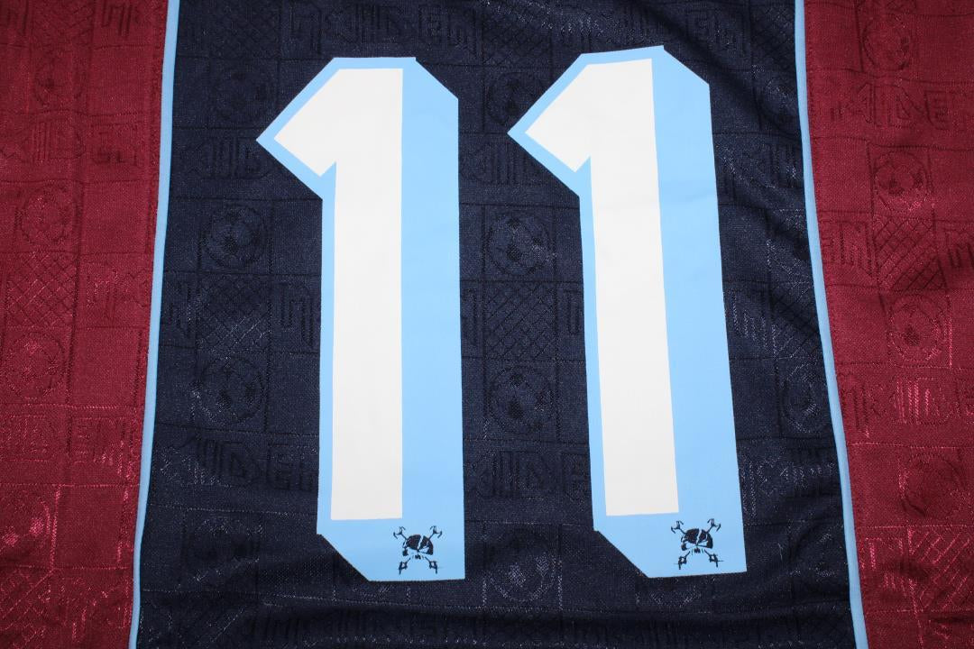 Camisa Retrô Iron Maiden Away 2011 Nº 11