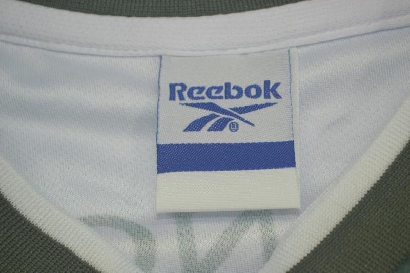 Camisa Retrô Sporting Lisboa Home 01/02 "Ronaldo" Nº 28