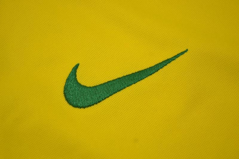 Camisa Retrô Brasil Home Copa do Mundo Versão 2002 "Ronaldinho" N°.11