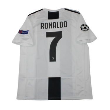 Camisa Retrô Juventus Home UCL Versão 18/19 "Ronaldo" N°.7