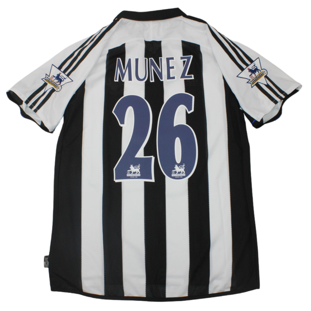 Camisa Retrô New Castle Home 03/05 "Munez" Nº 26